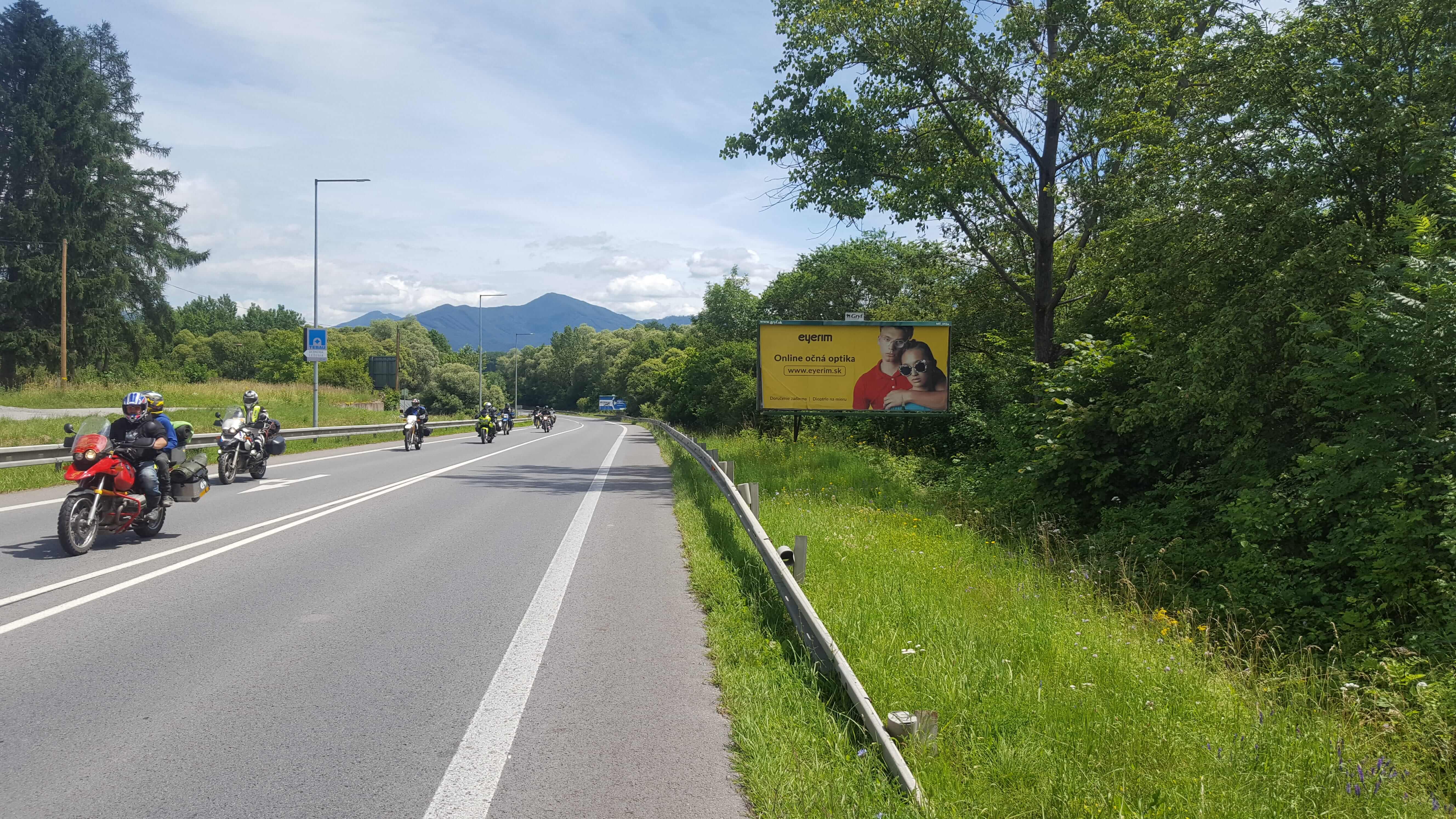 Reklamný Billboard billboard pri hlavnej ceste.